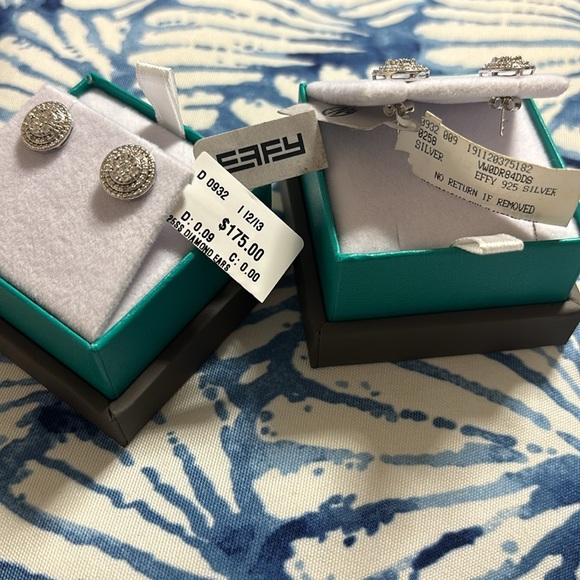 - .09 TCW Diamond & 925 sterling Silver stud earrings-EFFY ENY - Picture 17 of 17